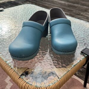 Dansko LT pro blue/Teal Clogs rare